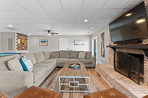 Winding Down by Avantstay Sleeps 20 Dock View