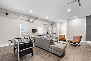 Winding Down by Avantstay Sleeps 20 Dock View