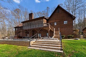 Winding Down by Avantstay Sleeps 20 Dock View