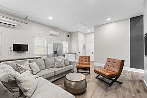 Winding Down by Avantstay Sleeps 20 Dock View