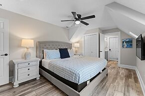 Winding Down by Avantstay Sleeps 20 Dock View