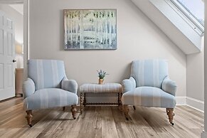 Winding Down by Avantstay Sleeps 20 Dock View