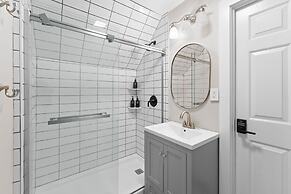 Winding Down by Avantstay Sleeps 20 Dock View