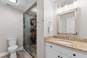 Winding Down by Avantstay Sleeps 20 Dock View