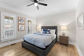 Winding Down by Avantstay Sleeps 20 Dock View