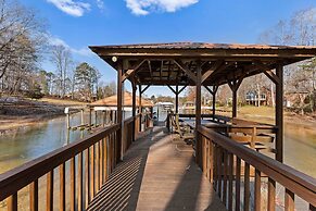 Winding Down by Avantstay Sleeps 20 Dock View