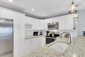 518 Seascape Waterfront Views Community Pool