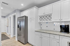 518 Seascape Waterfront Views Community Pool