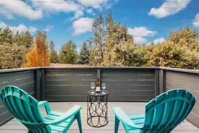 Old Mill Getaway by Avantstay Private Backyard w Hot Tub