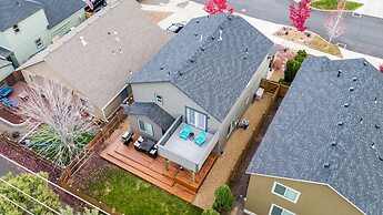 Old Mill Getaway by Avantstay Private Backyard w Hot Tub