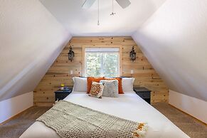 Sweet Pine by Avantstay Cozy Character Cottage in Tahoma
