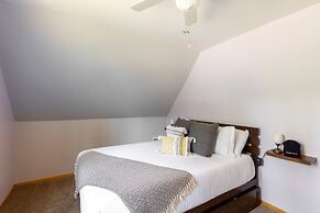 Sweet Pine by Avantstay Cozy Character Cottage in Tahoma