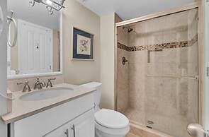 123d Shipwatch by Avantstay Beach Access Pool