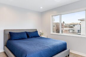 Shelly by Avantstay Steps to the Beach Deck w Ocean Views 5bdr