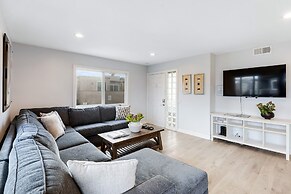 Shelly by Avantstay Steps to the Beach Deck w Ocean Views 5bdr