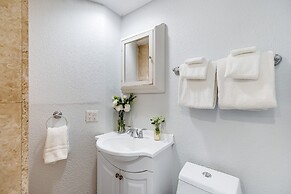 Shelly by Avantstay Steps to the Beach Deck w Ocean Views 5bdr