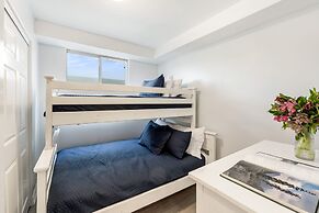 Shelly by Avantstay Steps to the Beach Deck w Ocean Views 5bdr