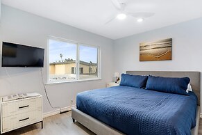 Shelly by Avantstay Steps to the Beach Deck w Ocean Views 5bdr