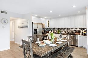 Shelly by Avantstay Steps to the Beach Deck w Ocean Views 5bdr