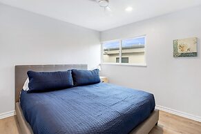 Shelly by Avantstay Steps to the Beach Deck w Ocean Views 5bdr