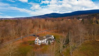 West Settlement Ranch by Avantstay Hudson Valley Escape Firepit Patio 
