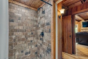 Riverwood Gatlinburg Pigeon Forge Cabin w River Views