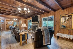 Riverwood Gatlinburg Pigeon Forge Cabin w River Views