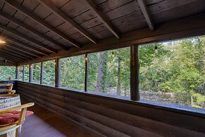 Riverwood Gatlinburg Pigeon Forge Cabin w River Views