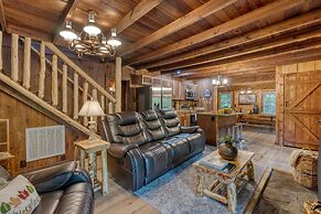Riverwood Gatlinburg Pigeon Forge Cabin w River Views