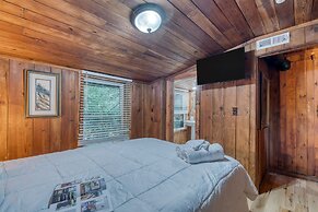 Riverwood Gatlinburg Pigeon Forge Cabin w River Views
