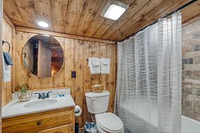Riverwood Gatlinburg Pigeon Forge Cabin w River Views