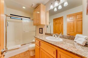 Paige Meadow by Avantstay Near Lake Tahoe City