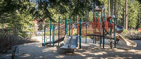 Paige Meadow by Avantstay Near Lake Tahoe City