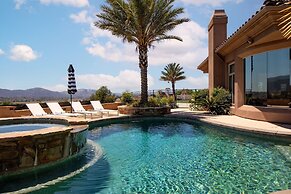 Sangiovese By Avantstay Spectacular Estate w Pool Hot Tub Putting Gree