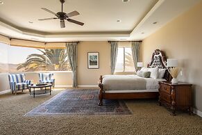 Sangiovese By Avantstay Spectacular Estate w Pool Hot Tub Putting Gree