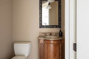 Sangiovese By Avantstay Spectacular Estate w Pool Hot Tub Putting Gree