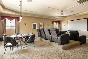 Sangiovese By Avantstay Spectacular Estate w Pool Hot Tub Putting Gree