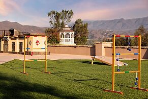 Sangiovese By Avantstay Spectacular Estate w Pool Hot Tub Putting Gree