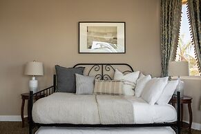 Sangiovese By Avantstay Spectacular Estate w Pool Hot Tub Putting Gree