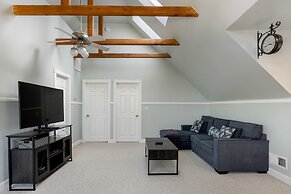 Wine Country Retreat Gorgeous Views Minutes to Wineries