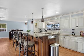 Wine Country Retreat Gorgeous Views Minutes to Wineries