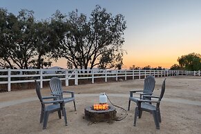 Wine Country Retreat Gorgeous Views Minutes to Wineries