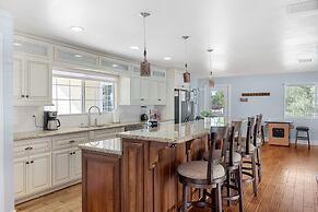 Wine Country Retreat Gorgeous Views Minutes to Wineries