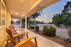 Wine Country Retreat Gorgeous Views Minutes to Wineries