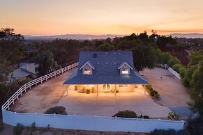 Wine Country Retreat Gorgeous Views Minutes to Wineries