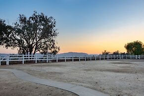 Wine Country Retreat Gorgeous Views Minutes to Wineries