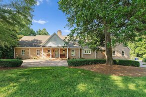 Shoreway Cove by Avantstay Waterfront Pool Dock