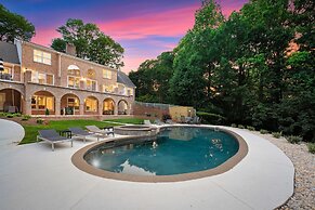 Shoreway Cove by Avantstay Waterfront Pool Dock