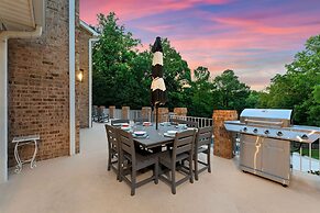 Shoreway Cove by Avantstay Waterfront Pool Dock