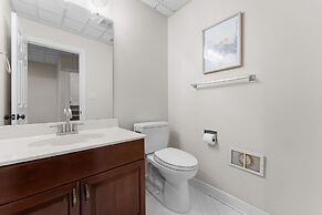 Shoreway Cove by Avantstay Waterfront Pool Dock